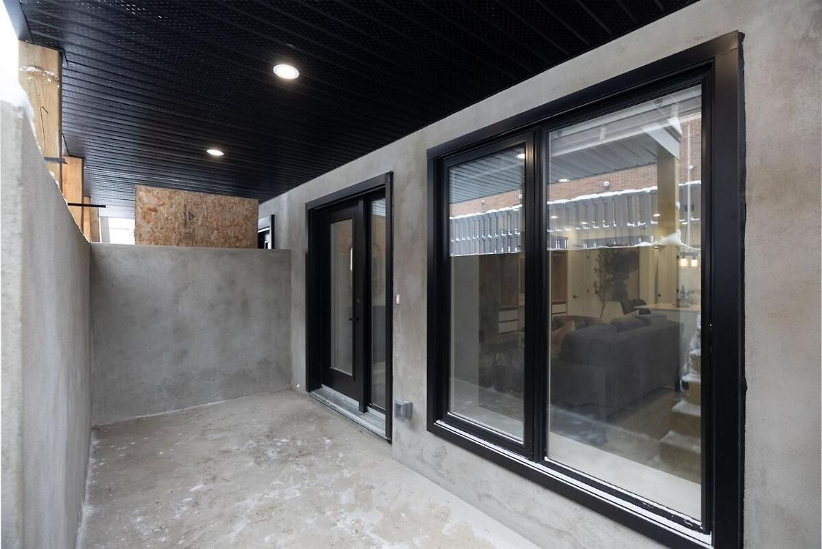 New Modern 1br Basement Near Downtown Free Parking Apartment Ottawa