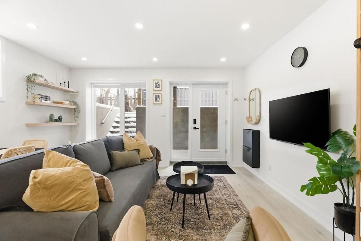 New Modern 1br Basement Near Downtown Free Parking Apartment Ottawa