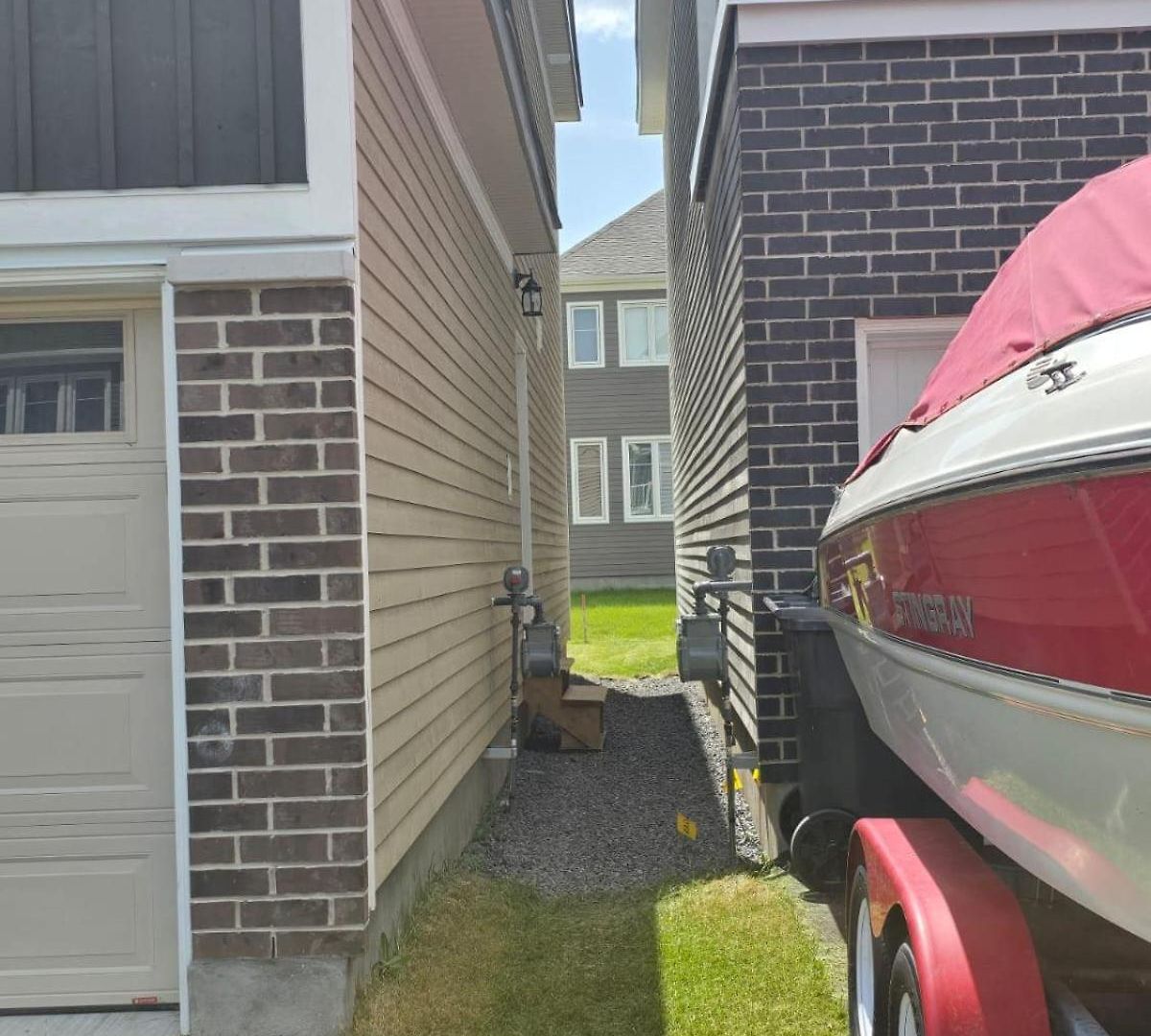 Apartment Basement With 2 Ottawa