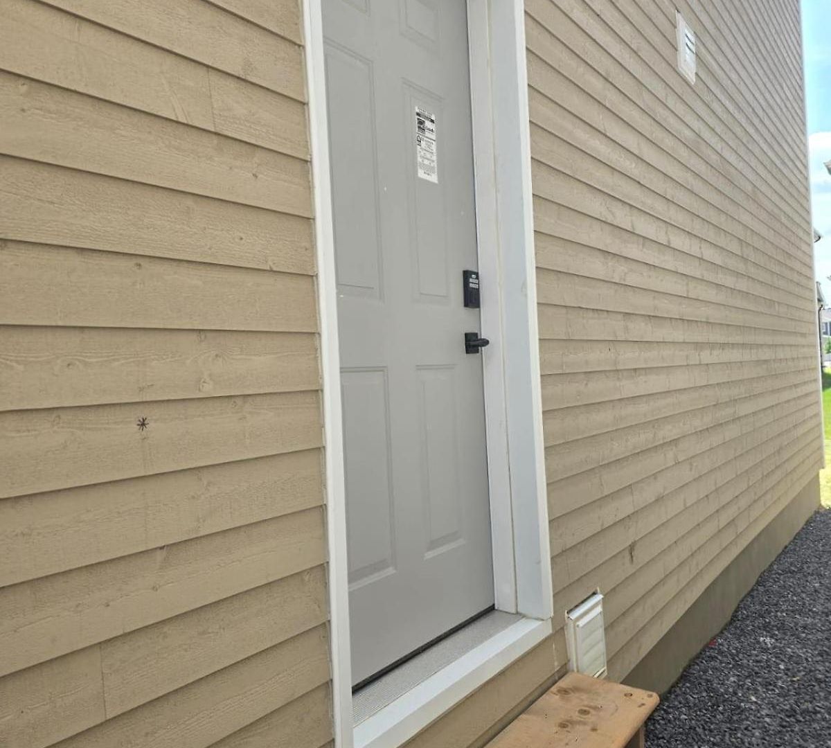 Basement With 2 Apartment Ottawa