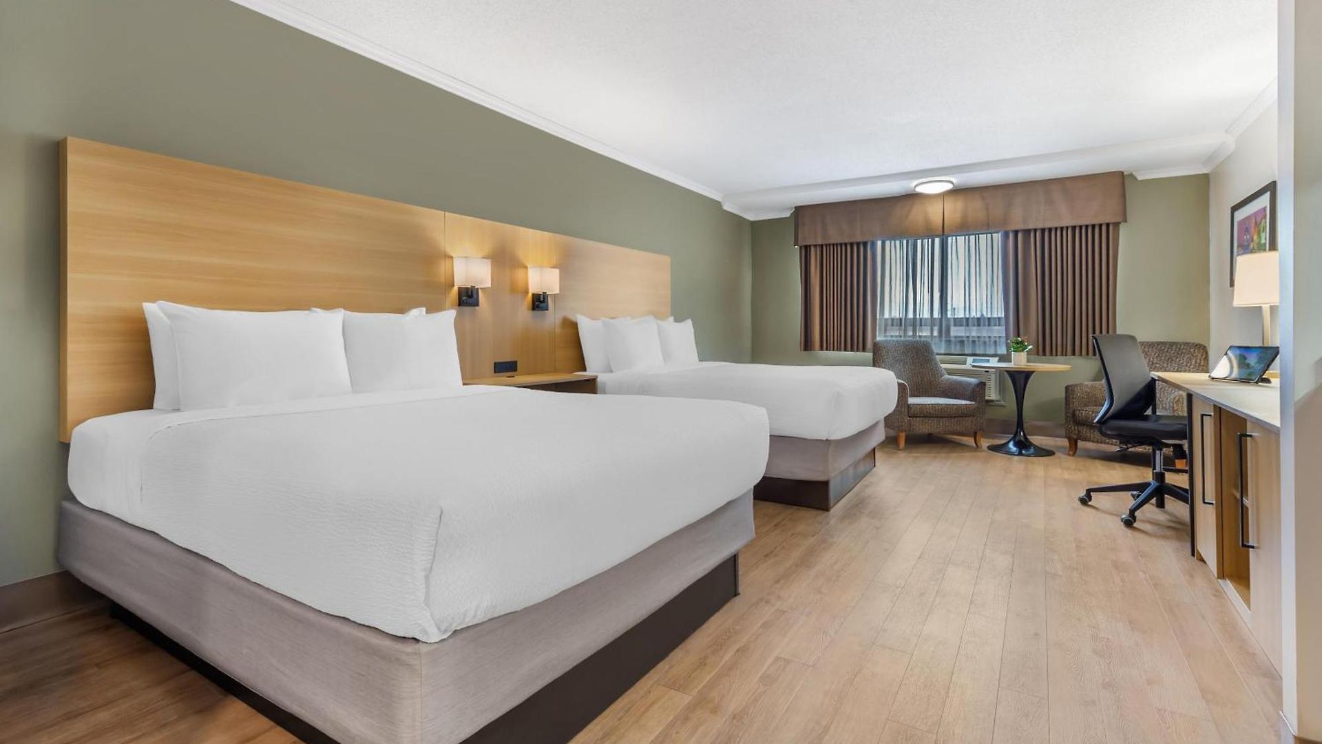 Western Centre Hotel 3*