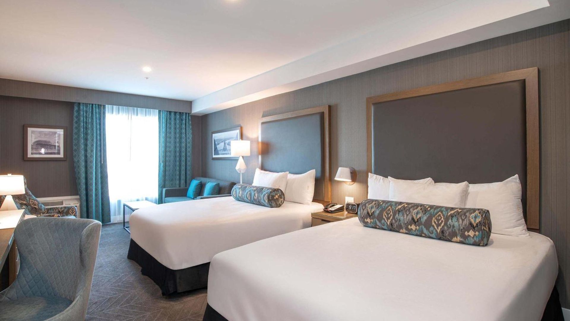 Sandman Signature Airport Hotel Ottawa