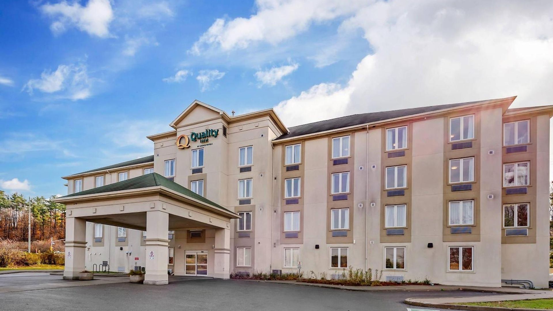 Quality Inn 3*