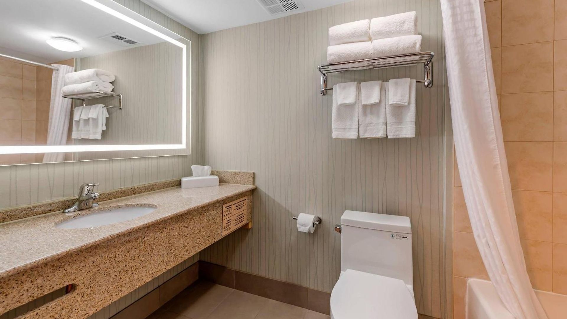 Quality Inn 3*