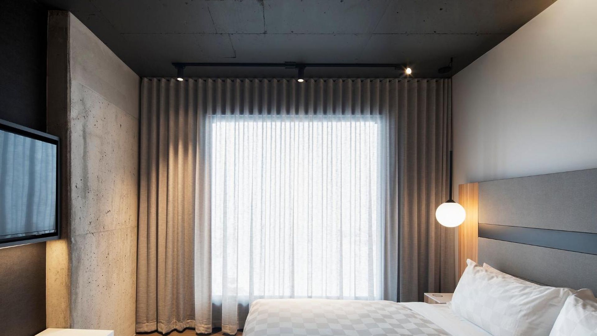 Alt Airport Hotel *