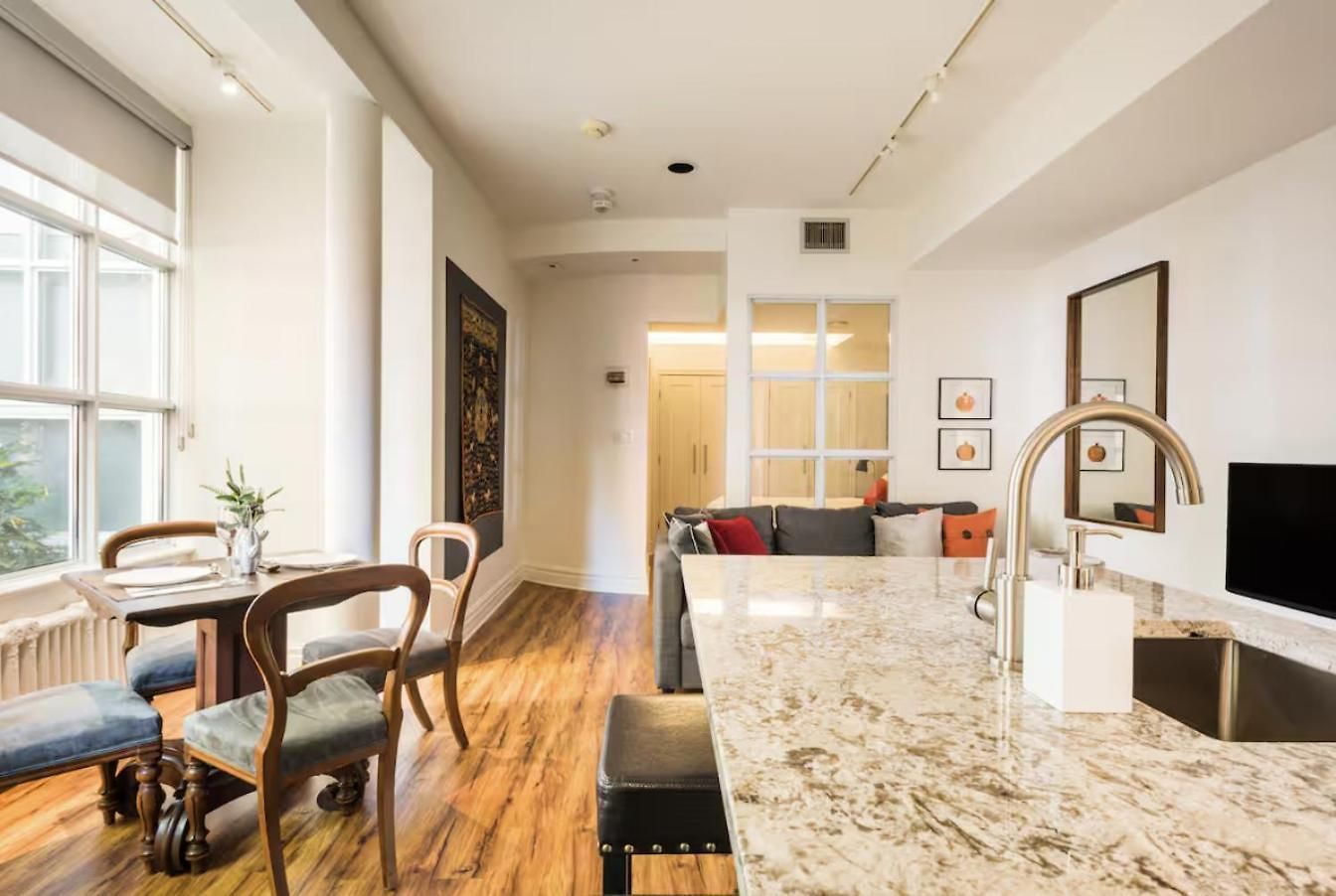 Hotel Parlour 4*