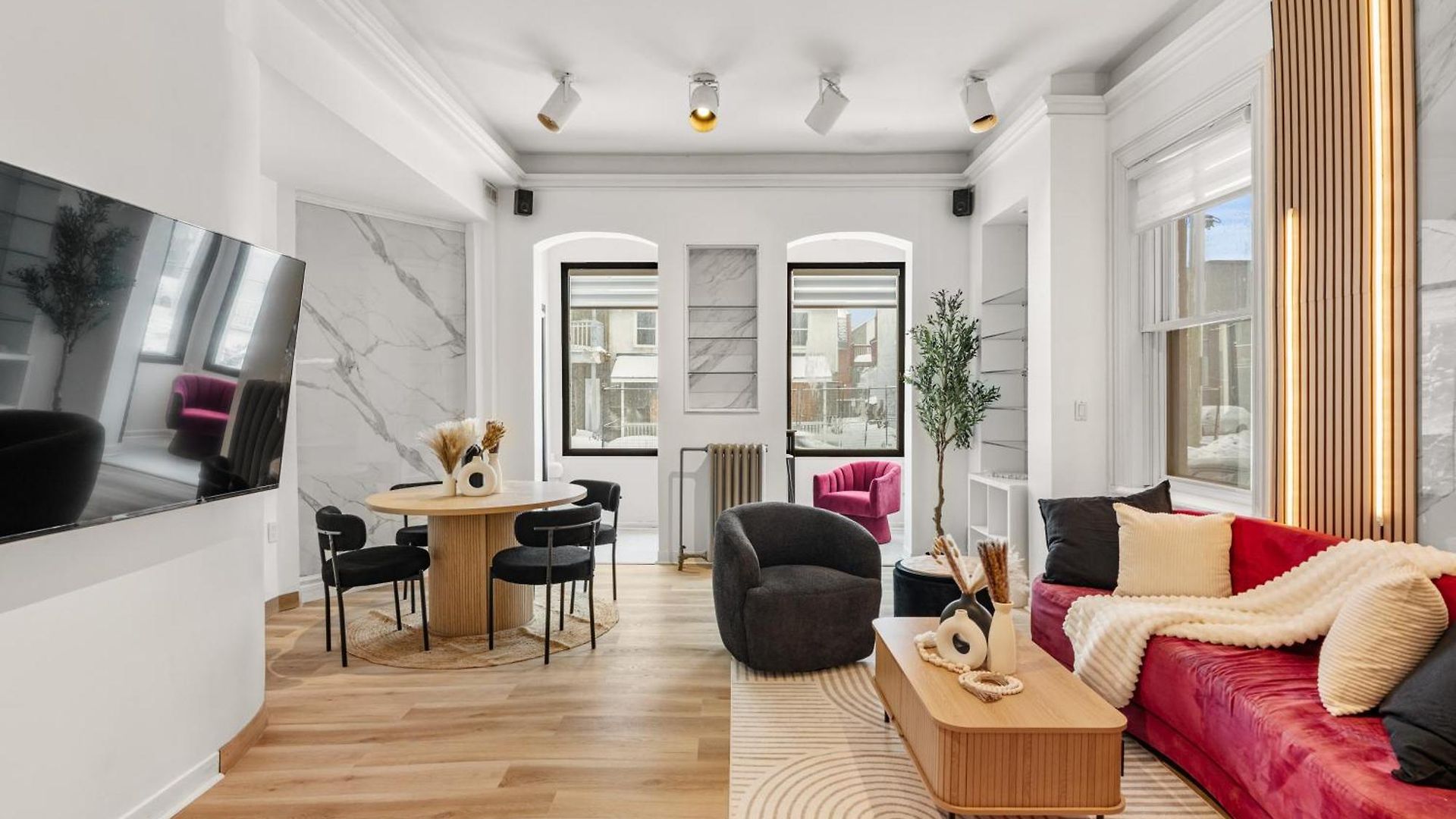Parlour Hotel 4*