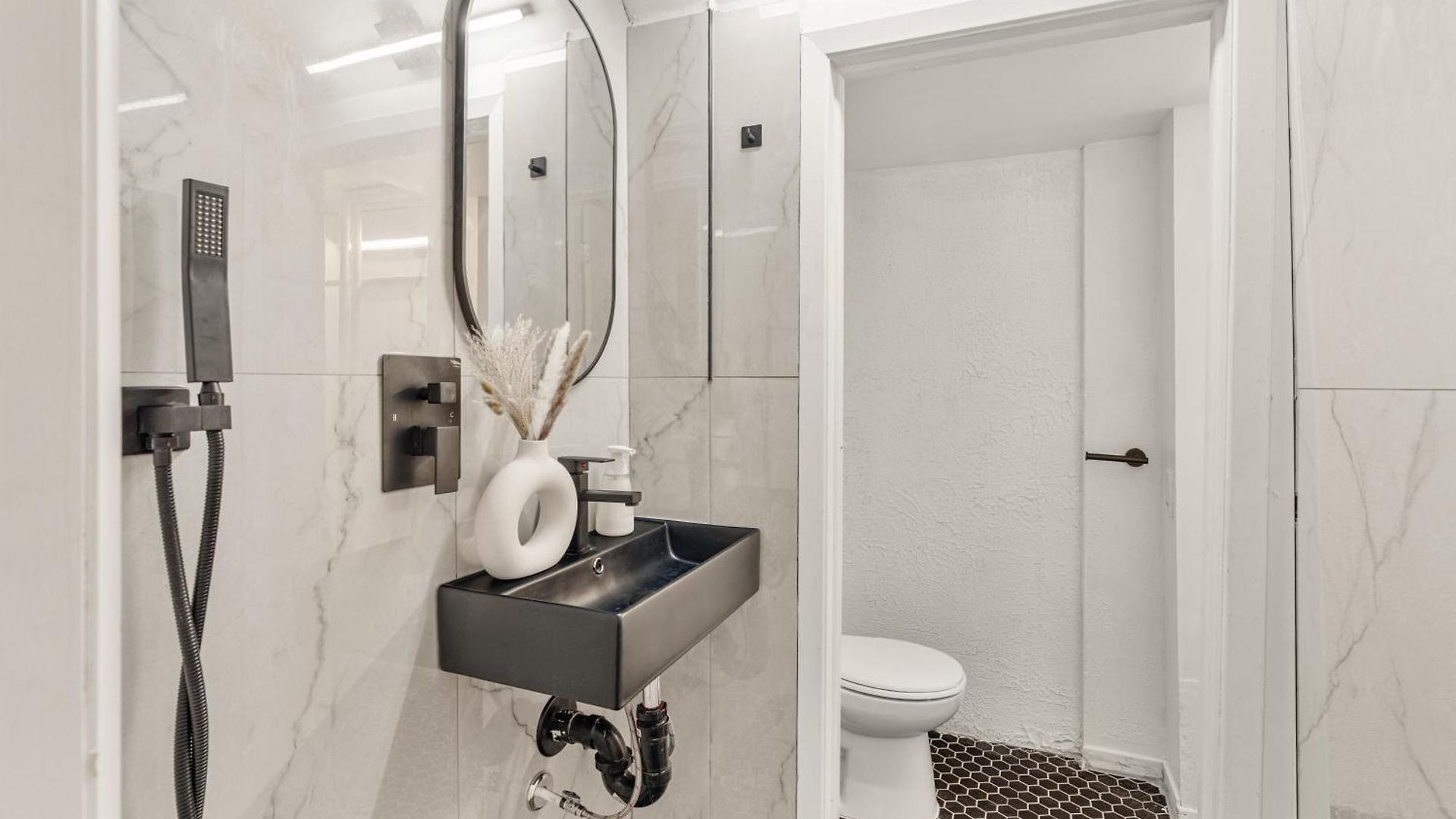 Hotel Parlour 4*