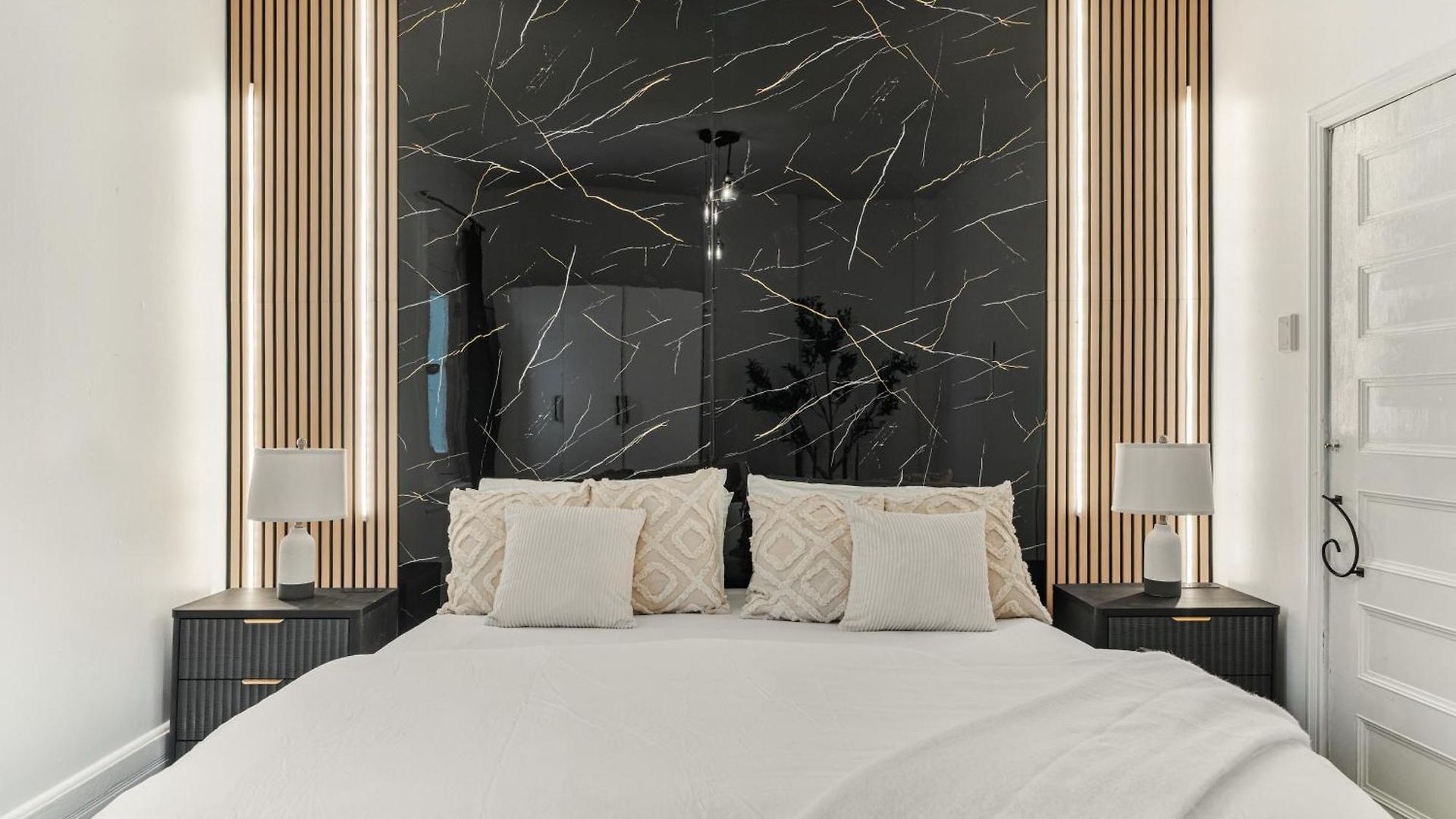 Parlour Hotel