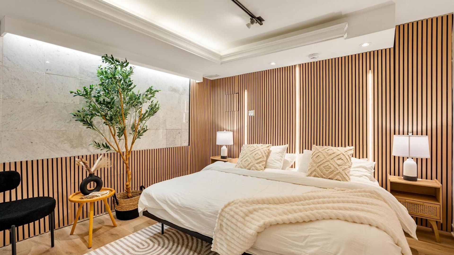 Parlour 4*