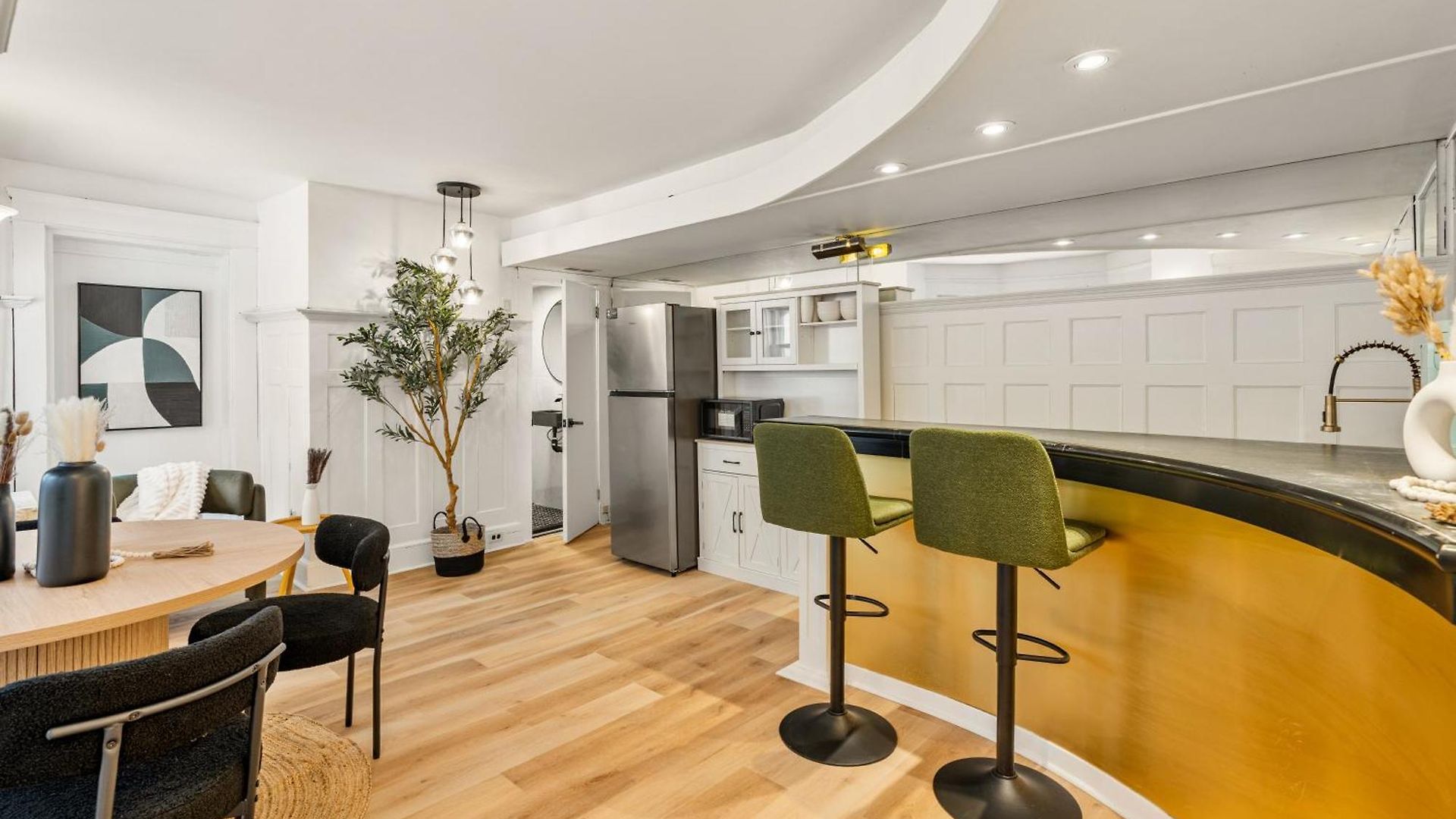 Parlour 4*