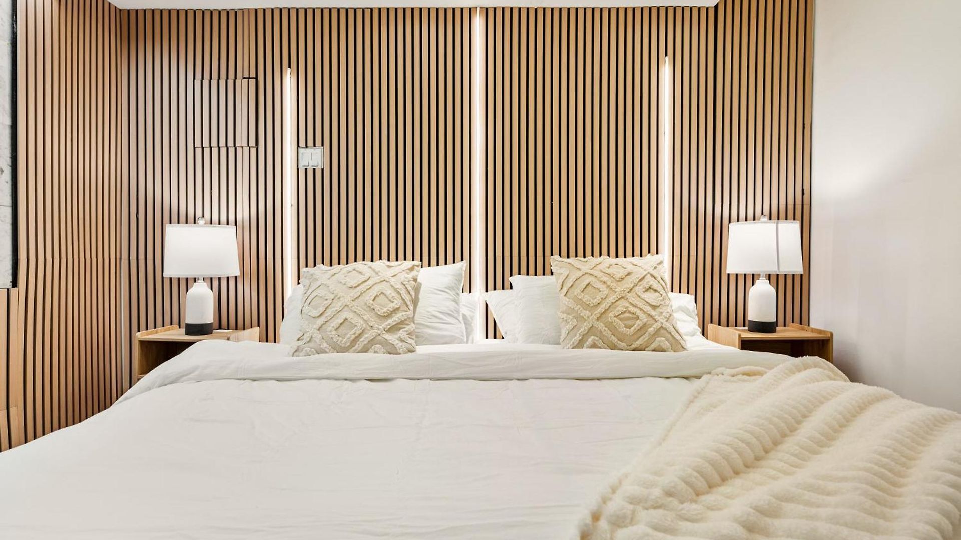 Parlour 4*