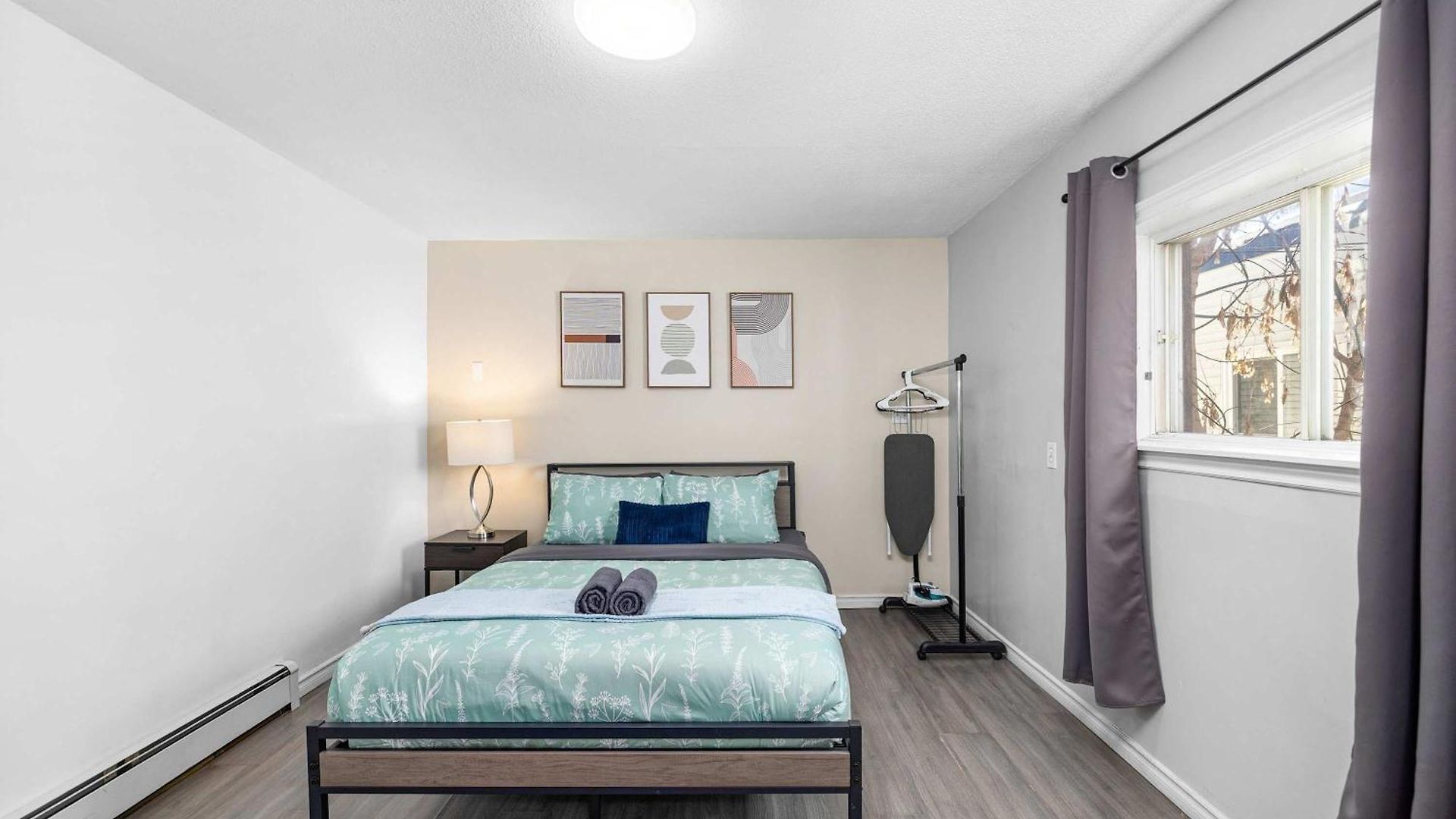 Modern By Byward Market & Rideau Centre Apartment *