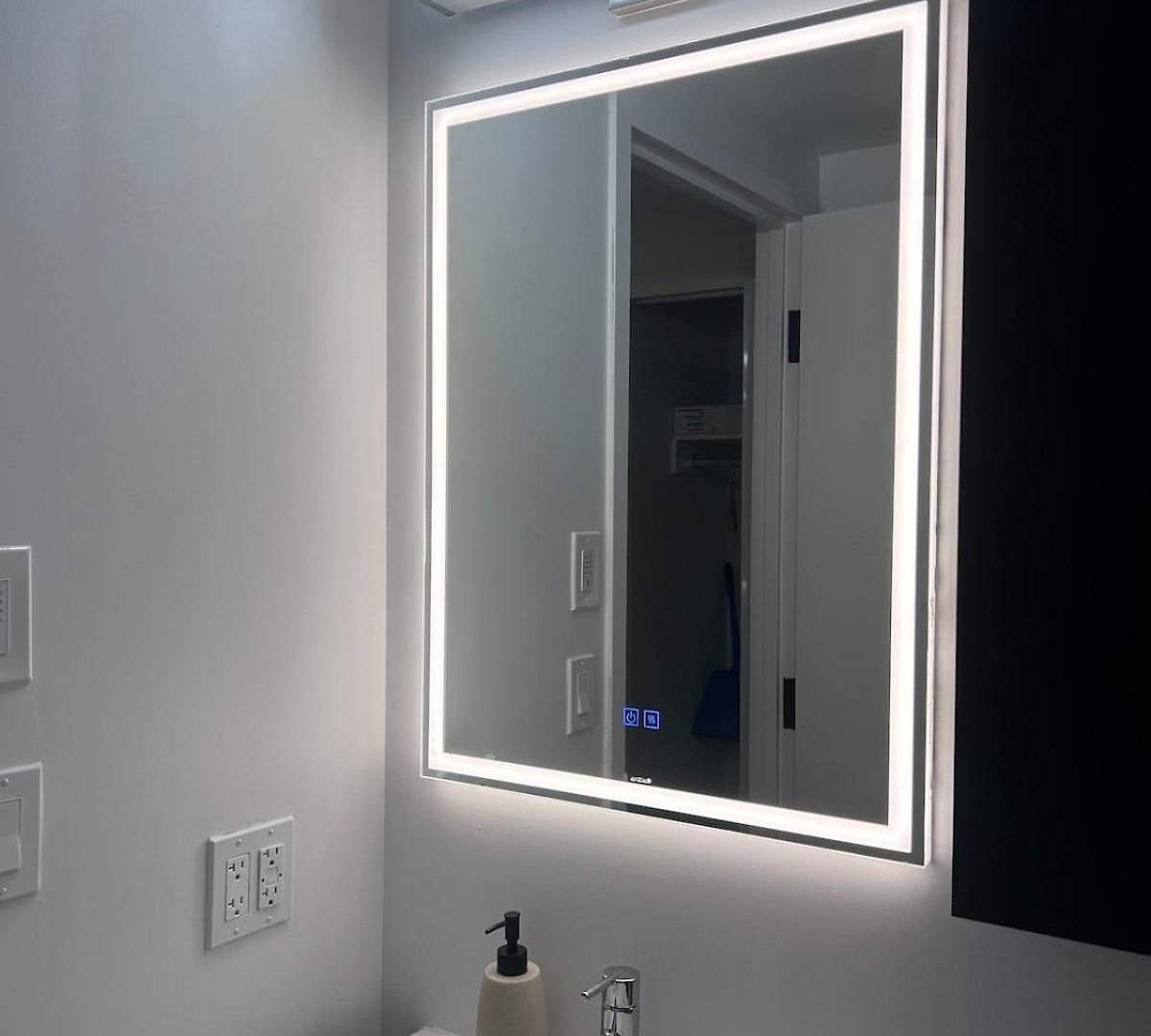 Modern In The Heart Of Westboro Apartment