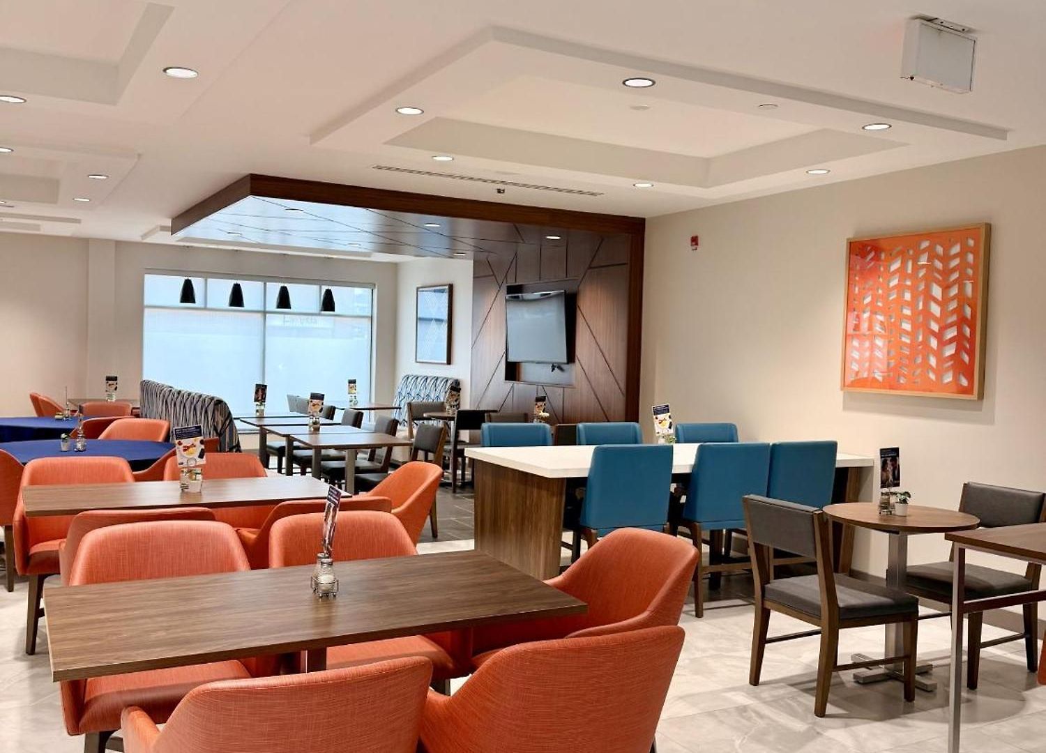 Express & West - Nepean By Ihg Hotel 2*