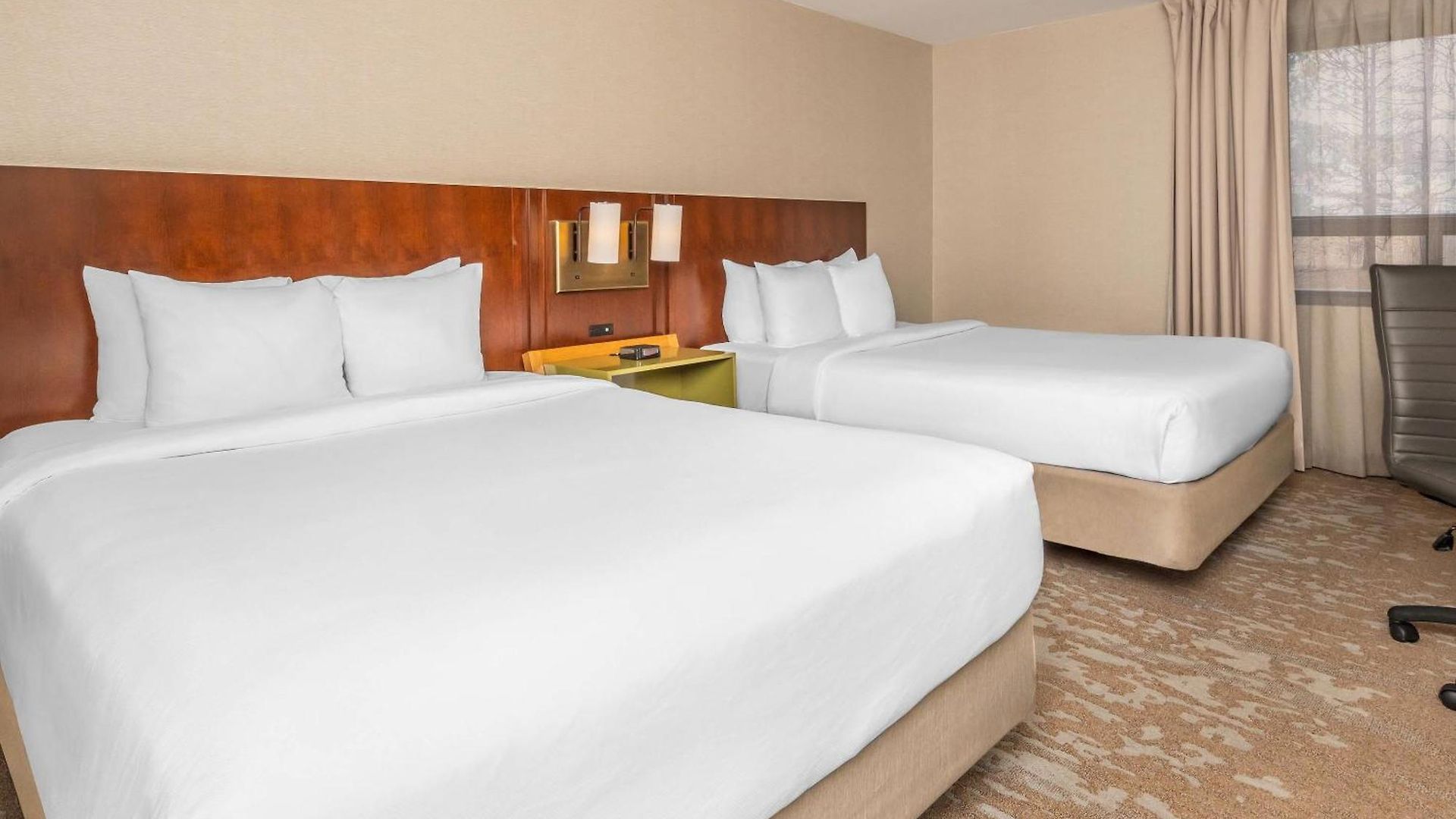 Comfort Kanata West Inn 4*