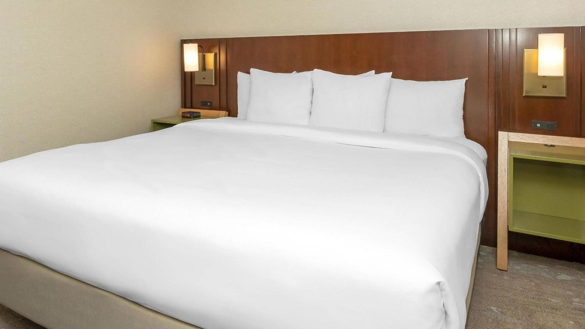 Inn Comfort Kanata West 4*