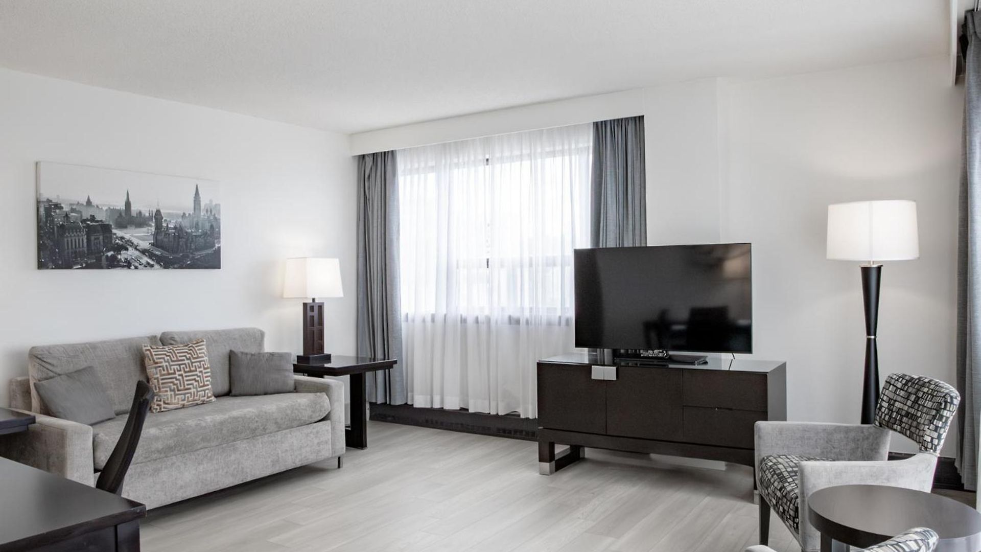 Hotel Embassy &
