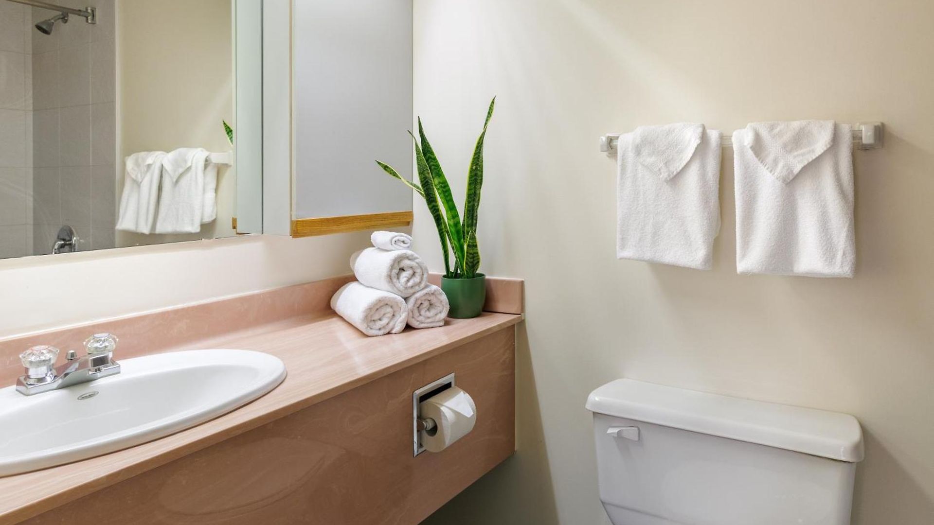 Cartier Place Hotel 3*