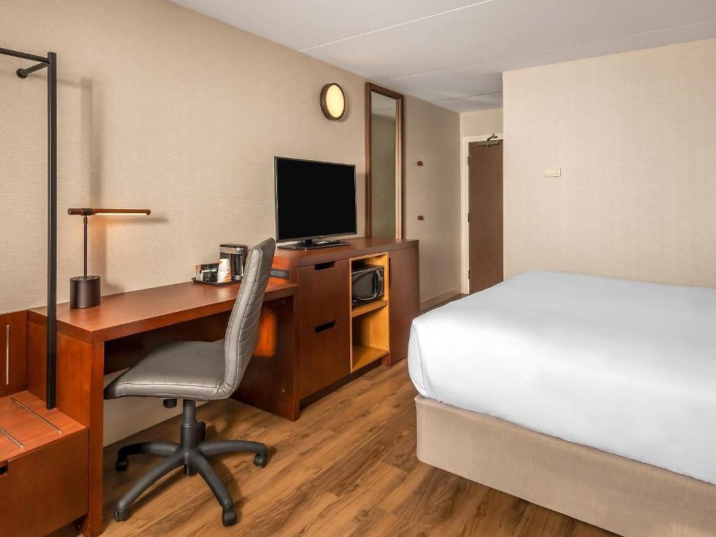 Comfort Kanata West Inn 4*