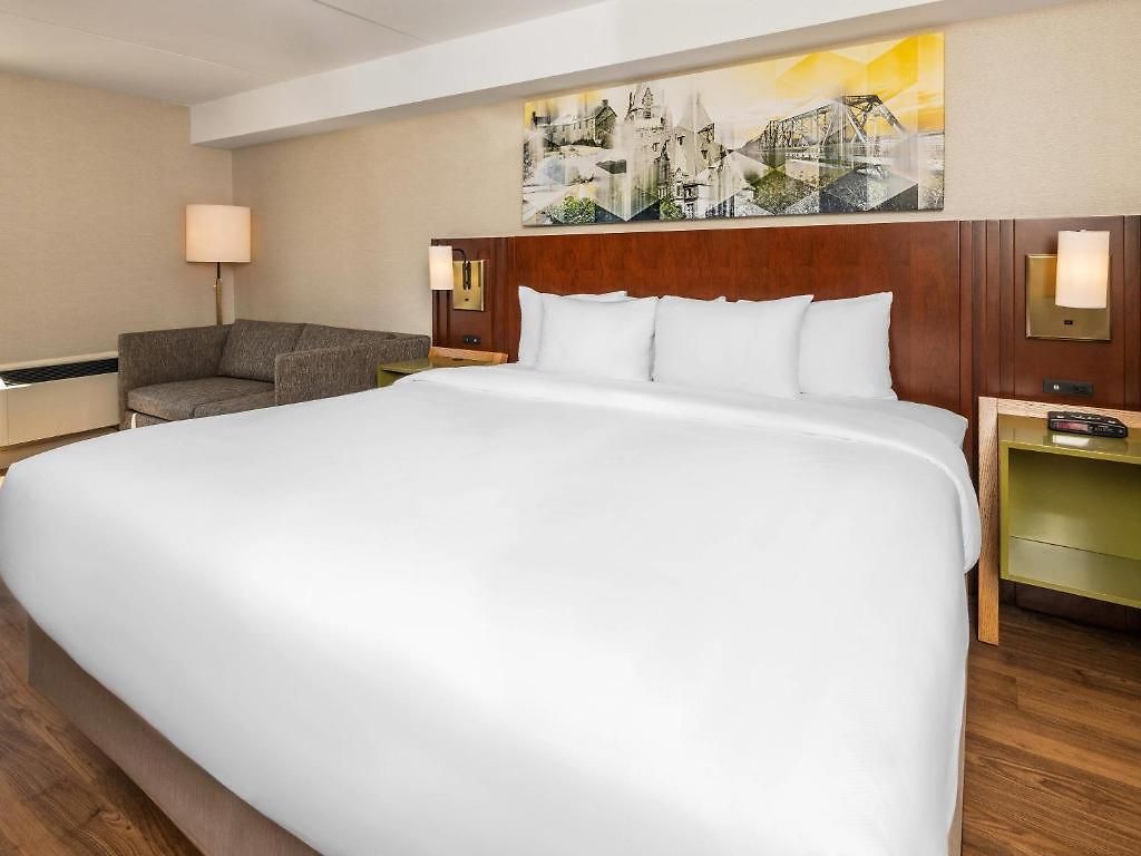 Comfort Kanata West Inn