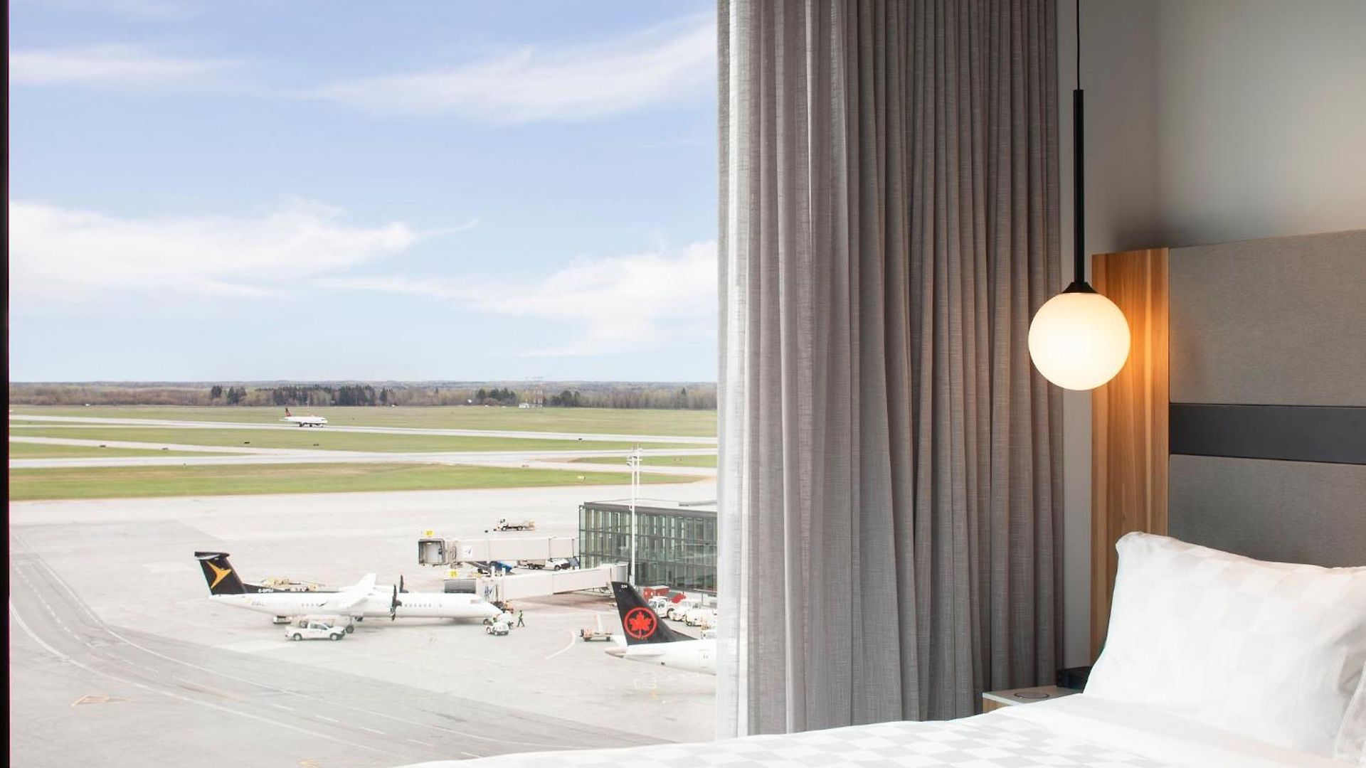 Alt Airport *