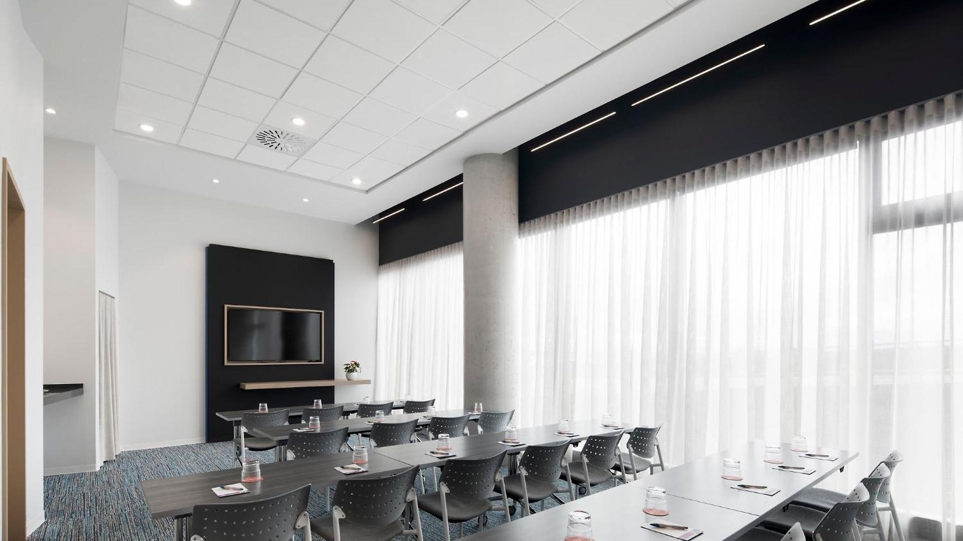 Alt Airport Hotel Ottawa
