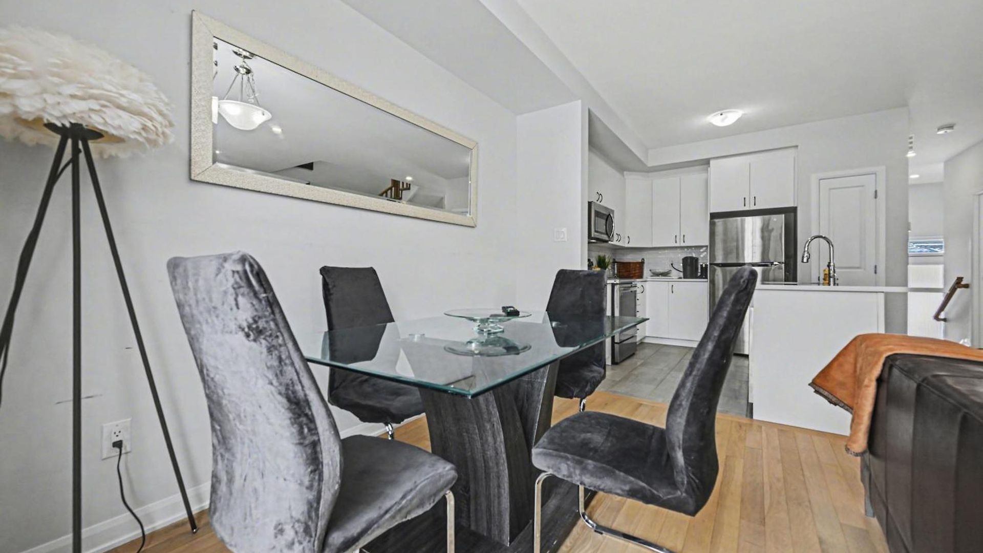 Holiday home Modern Spacious 3br With Free Parking And Wi-fi *