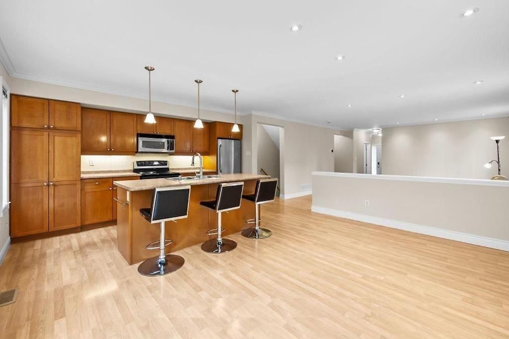 Bahari Breeze Ottawa