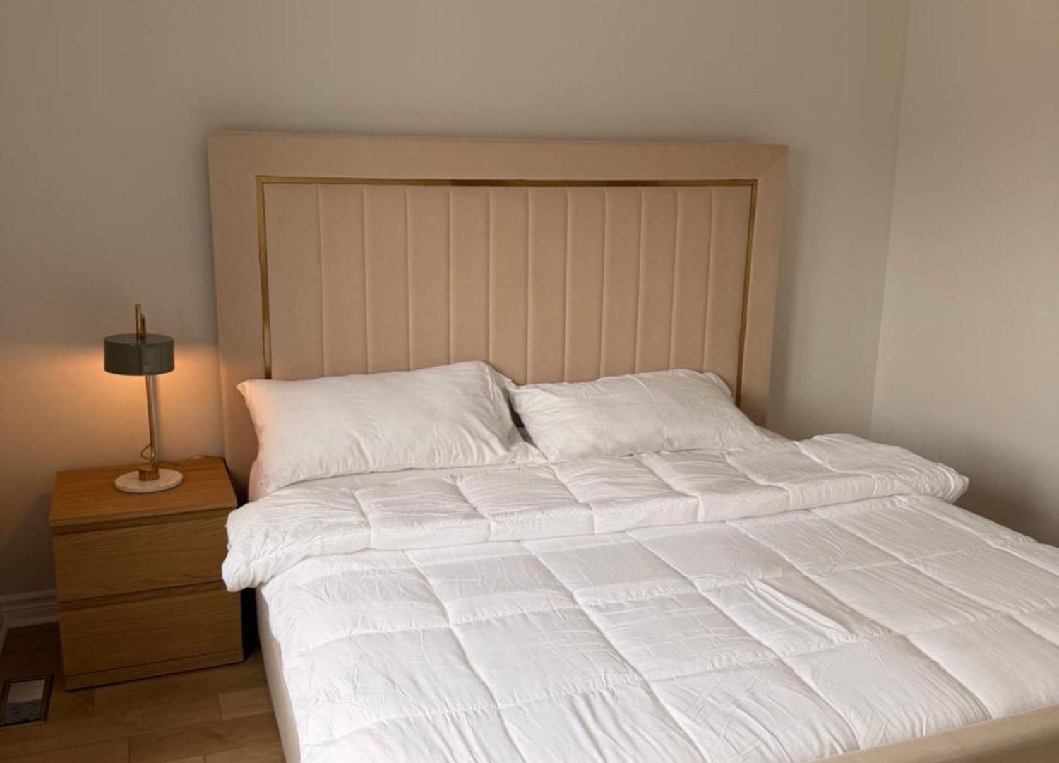Homestay The Crown Ottawa