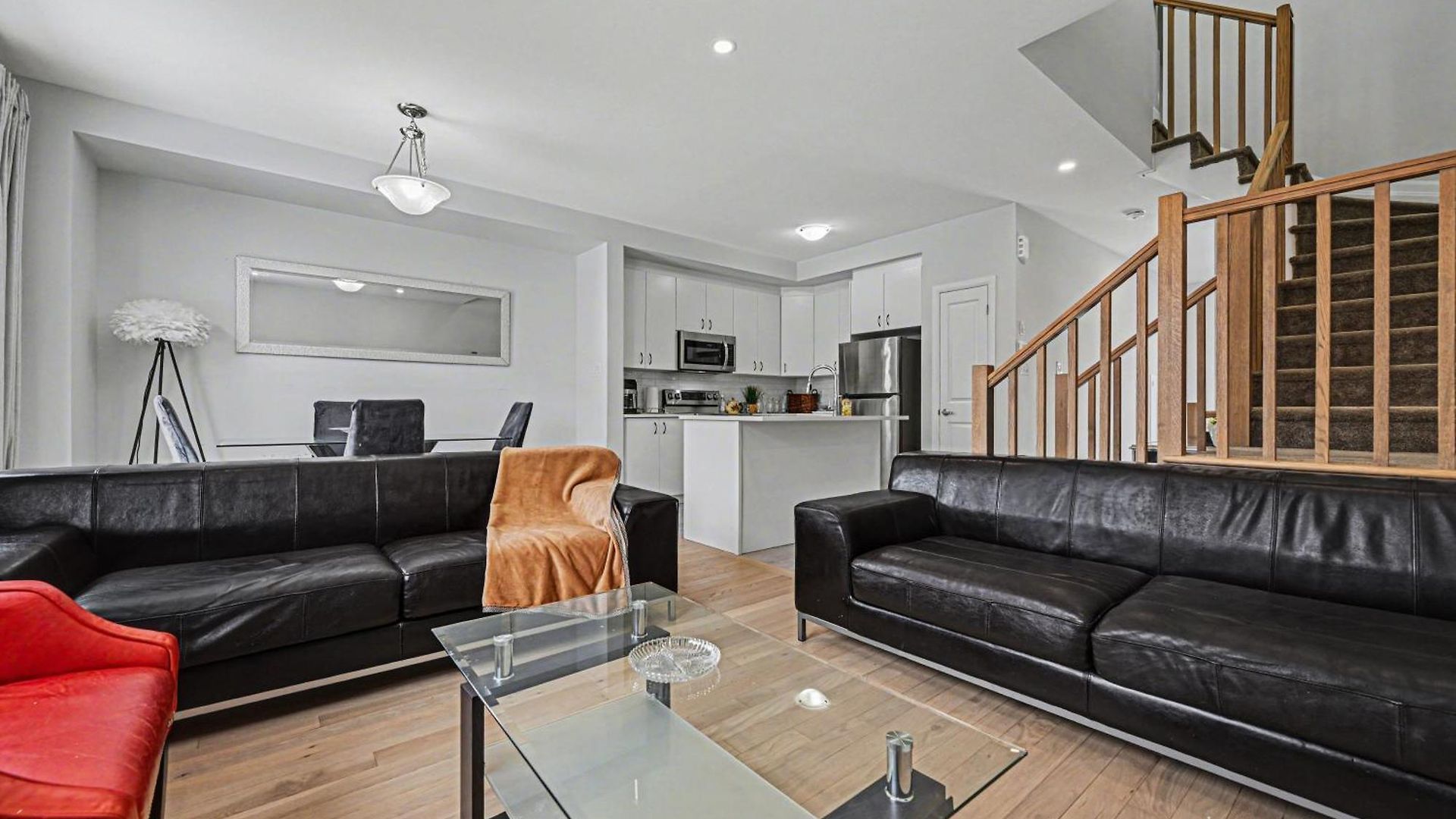 Modern Spacious 3br With Free Parking And Wi-fi Holiday home *