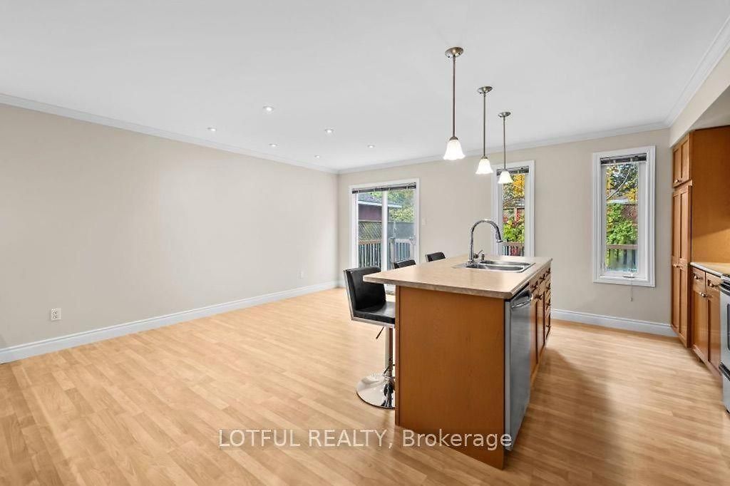 Bahari Breeze Ottawa