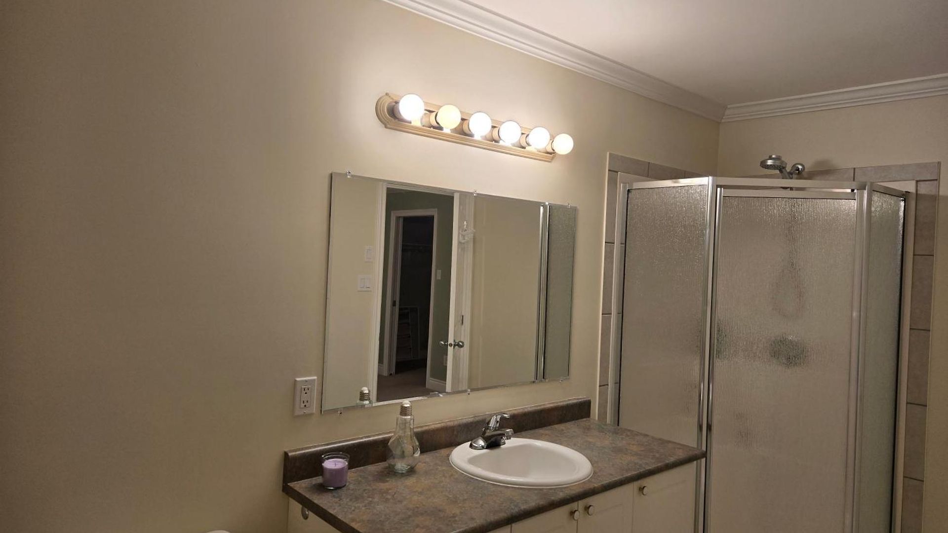 Bahari Breeze Hostel Ottawa