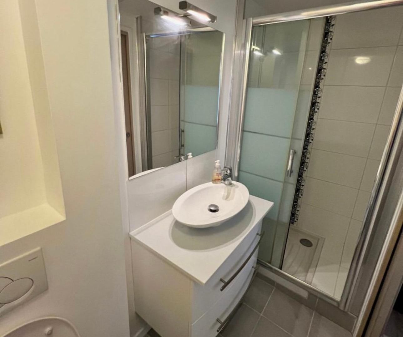 Apartment Rye Grass Way 1 *