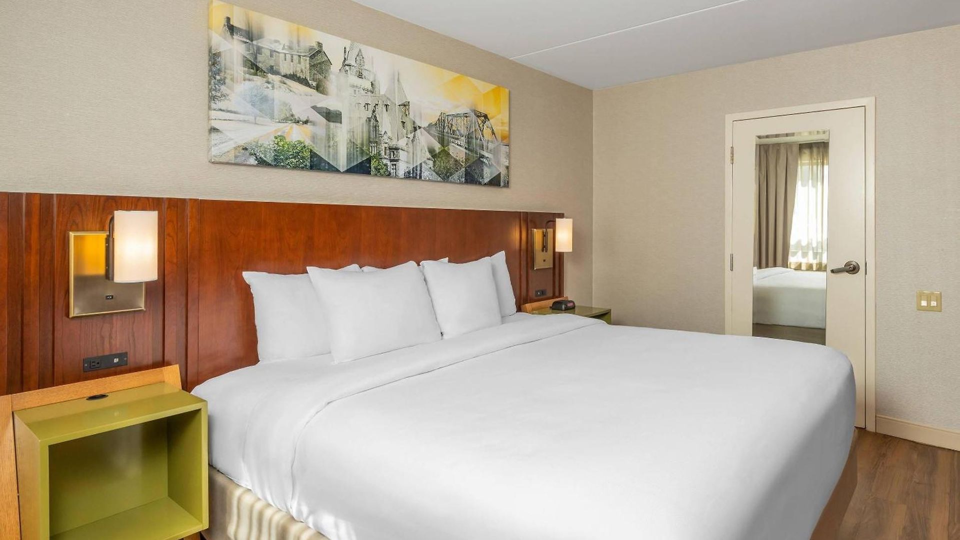 Comfort Kanata West Inn