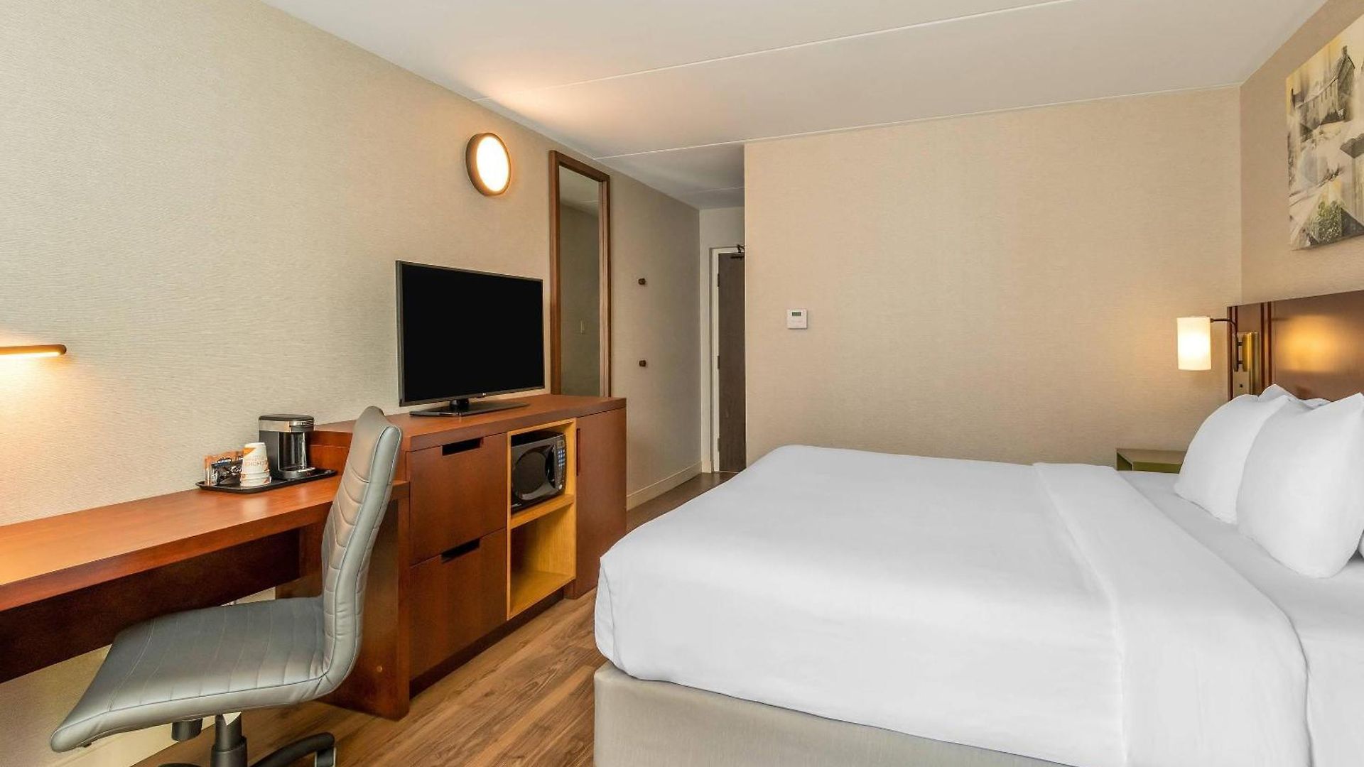 Comfort Kanata West Inn 4*
