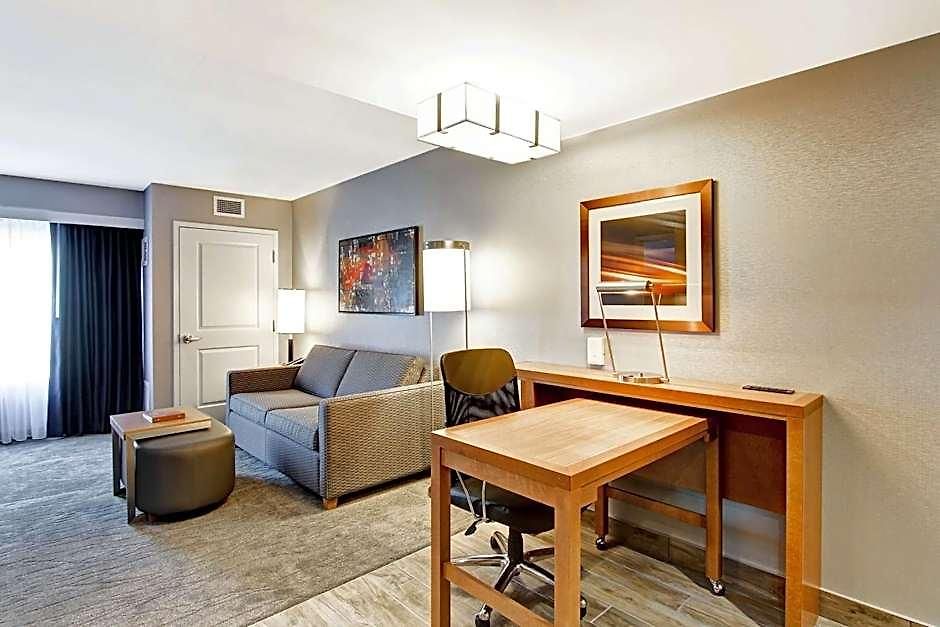 Hotel Homewood By Hilton Kanata