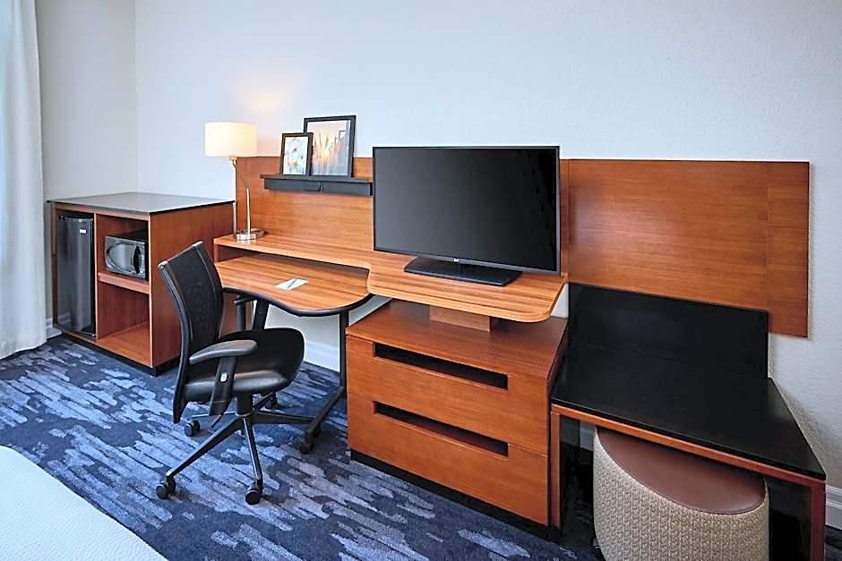 Fairfield & By Marriott Kanata Hotel