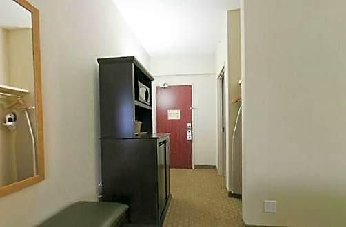 Hotel Express & Airport By Ihg