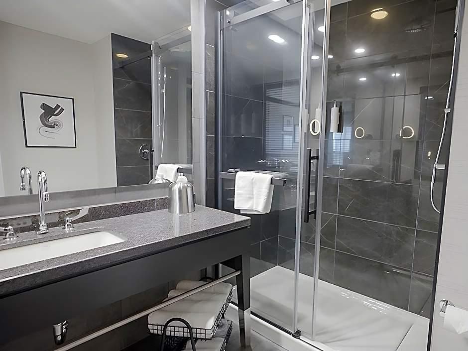 Brookstreet - West - Kanata Hotel 4*