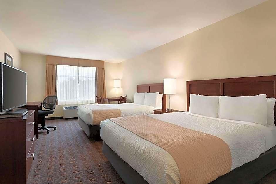 Days By Wyndham Airport Hotel