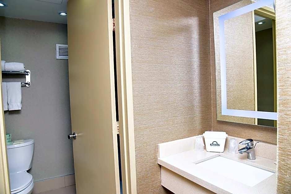 Hotel Days By Wyndham Ottawa