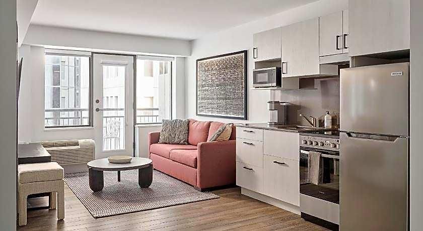 Hotel Capital Hill & 3*