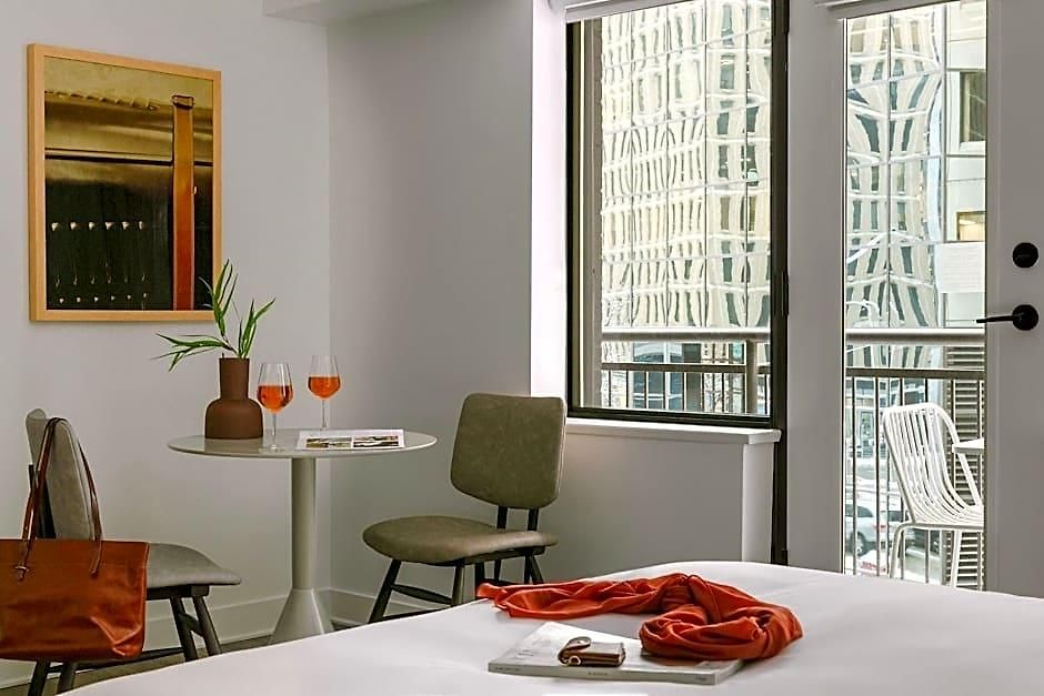 Capital Hill & Hotel 3*