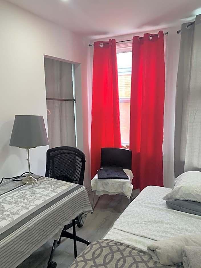 Homestay Uottawa Private Meters Away From Parliament Hill *