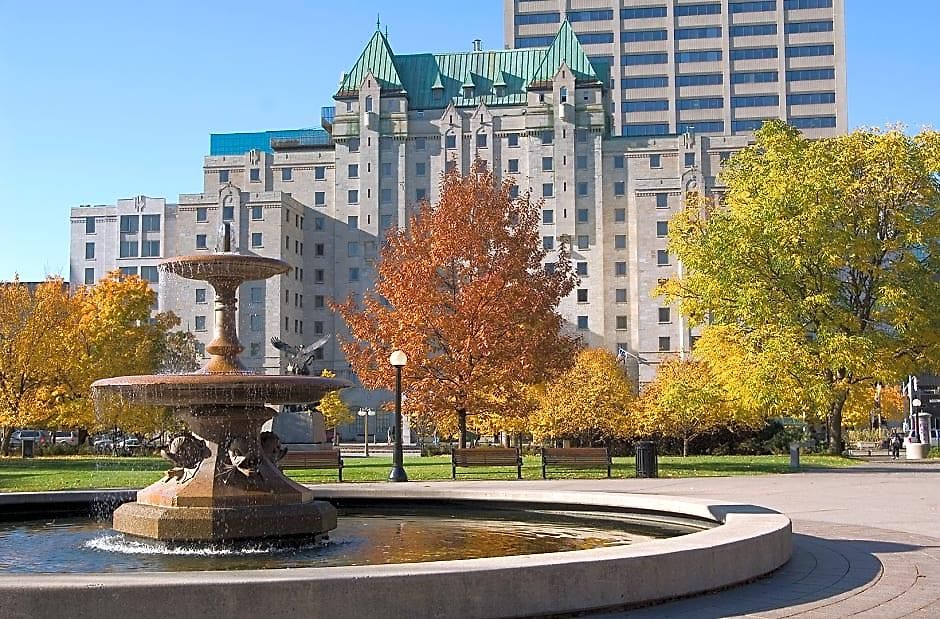 Lord Elgin Hotel