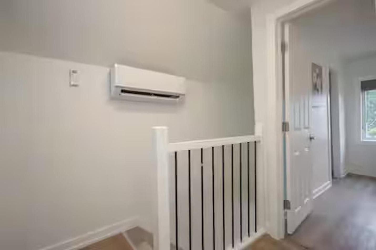 Montfort Apartment *