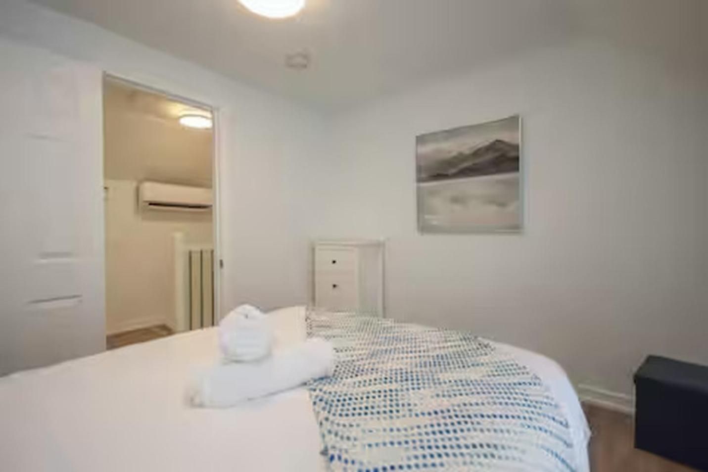 Montfort Apartment *