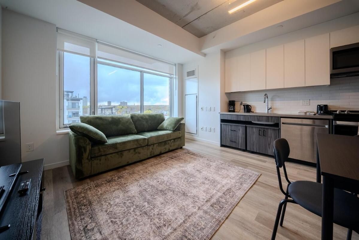 In The Heart Of Westboro Apartment *