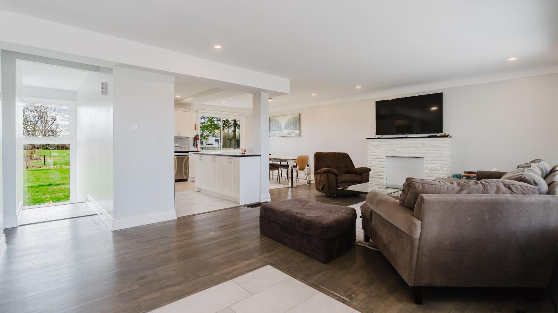 Beautiful Single Family In Apartment